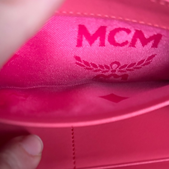 MCM LIKE NEW limited edition pink amazing condition - Picture 10 of 16